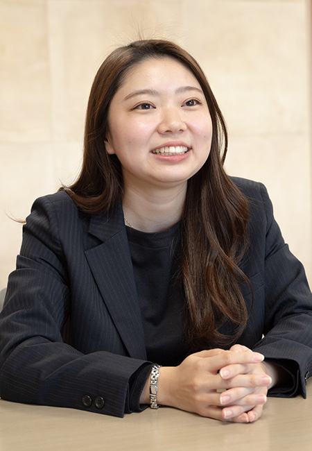 フルセールス 落合 紗弓さん